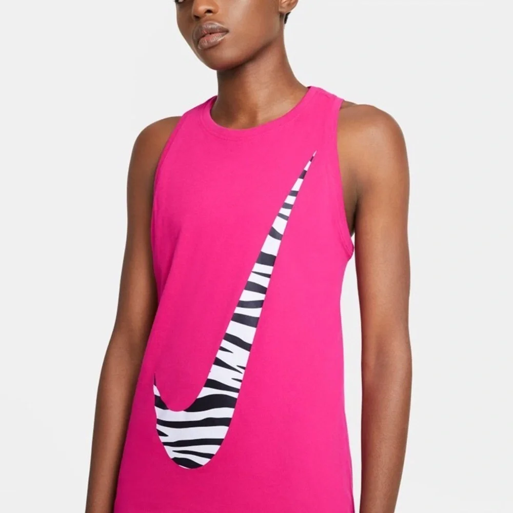 Nike women’s tank top sz Various